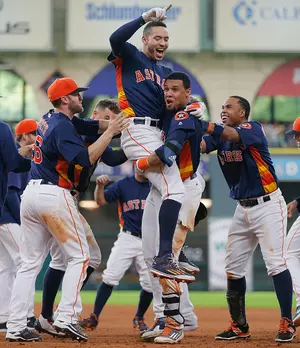 Houston Astros Beat A&#8217;s in Extra Inning