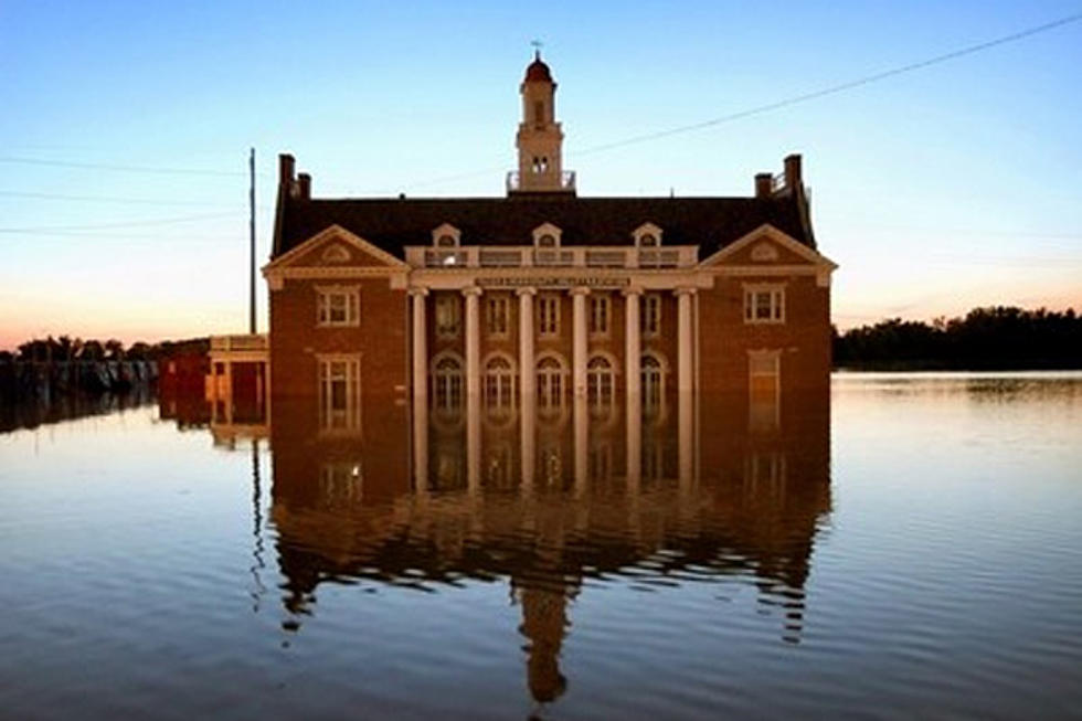 Residents Cope With Flooding Along Mississippi [PHOTOS]