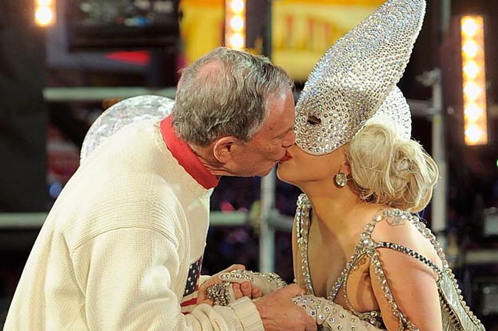 Lady Gaga Plants a Kiss on Mayor Bloomberg at Midnight on New Year’s Eve
