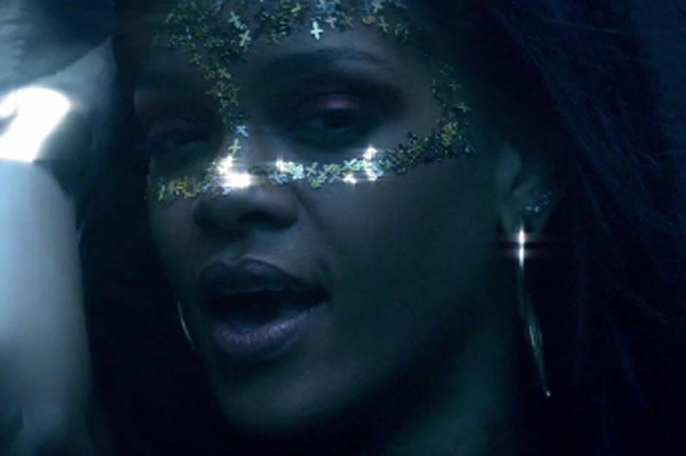 Rihanna Breaks VEVO Record