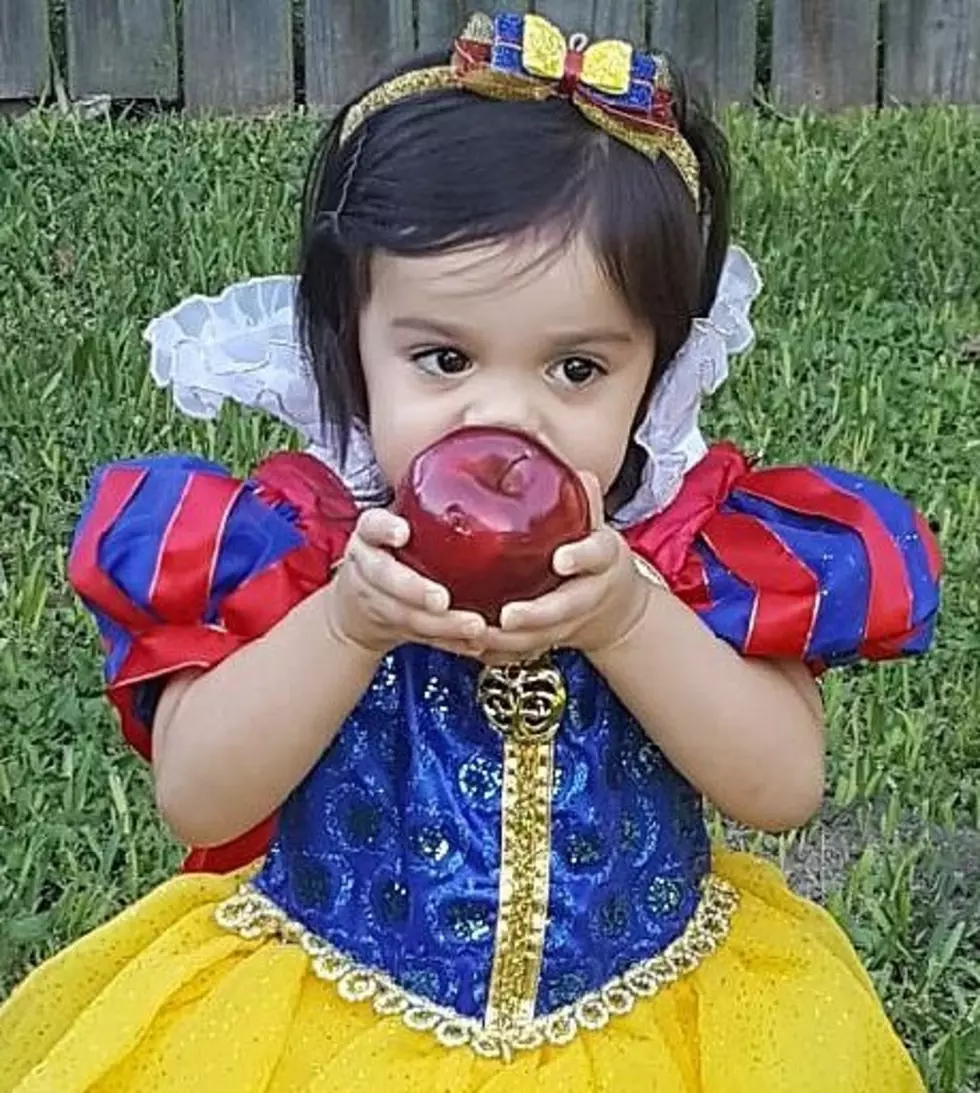 Snow White Takes A Bite!!