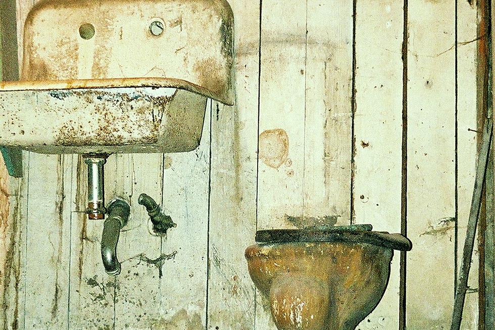 Texas Public Bathrooms Rank High on Worst List