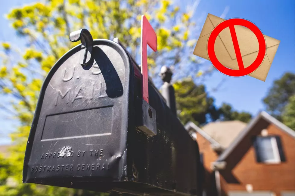 12 Items You Should Never Put In The Mail