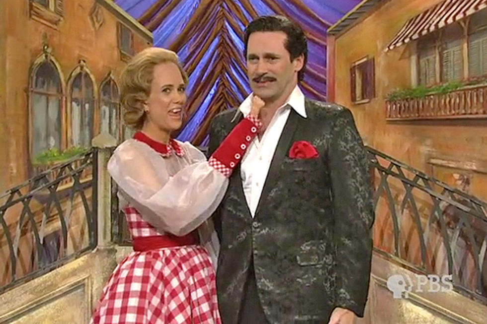 Kristen Wiig and Jon Hamm Make Love ‘Gross’ on ‘SNL’s’ Lawrence Welk Show