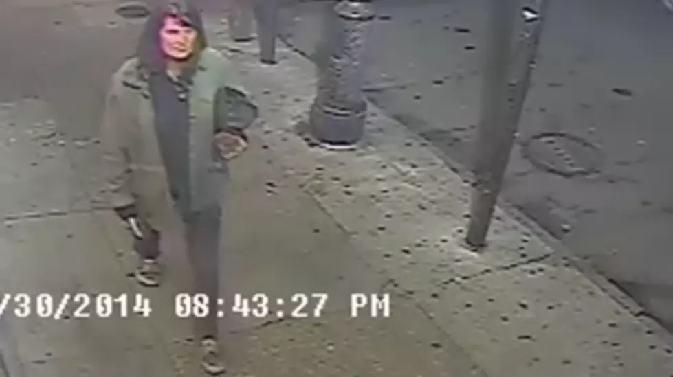 New Orleans Woman Randomly Stabs People Walking Down Decatur Street [VIDEO]