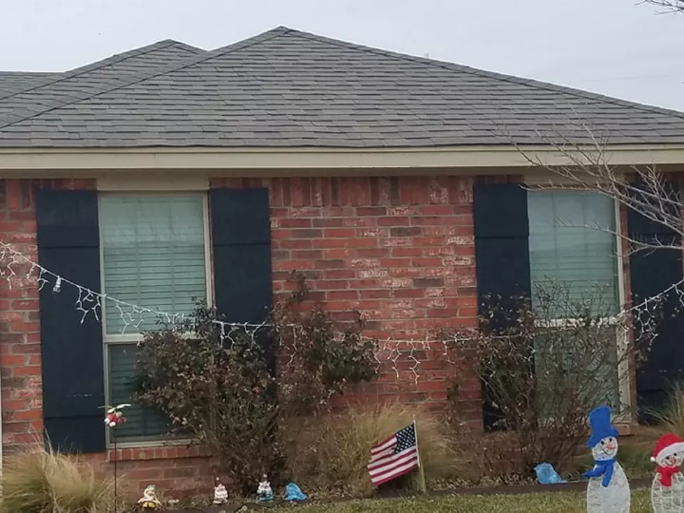 Christmas Lights Struggling To Hold Up In Amarillo Winter Wind