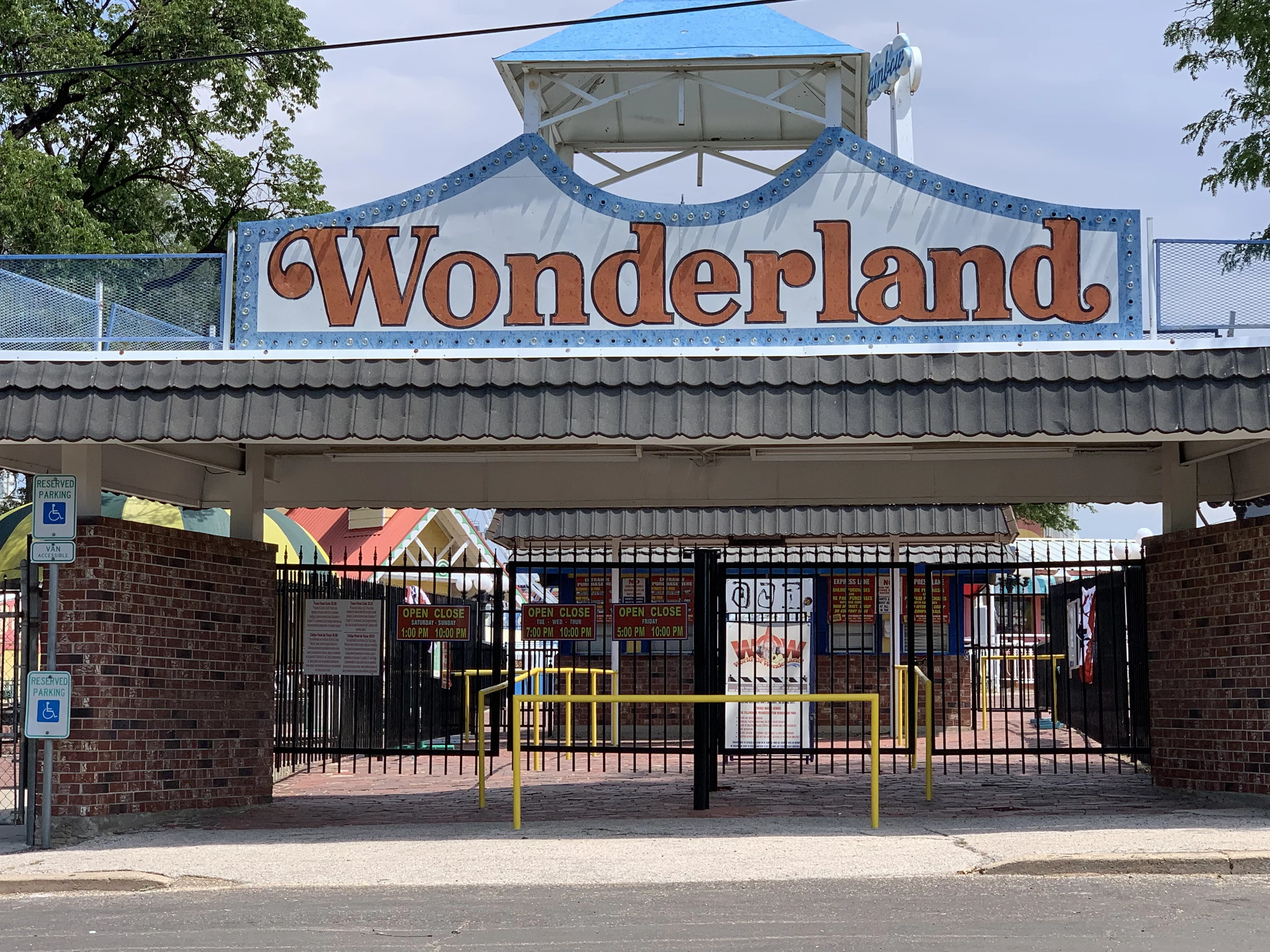 When Does Wonderland Park Open?