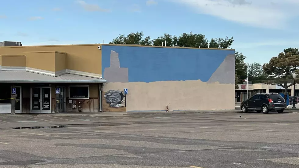 Watching the Stages of Amarillo&#8217;s Blue Sky Mural Recreation