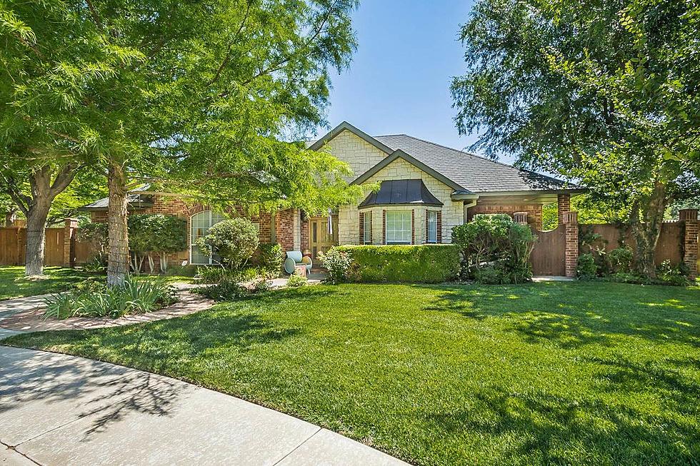 Summer Never Has to End in This Beautiful Amarillo Home