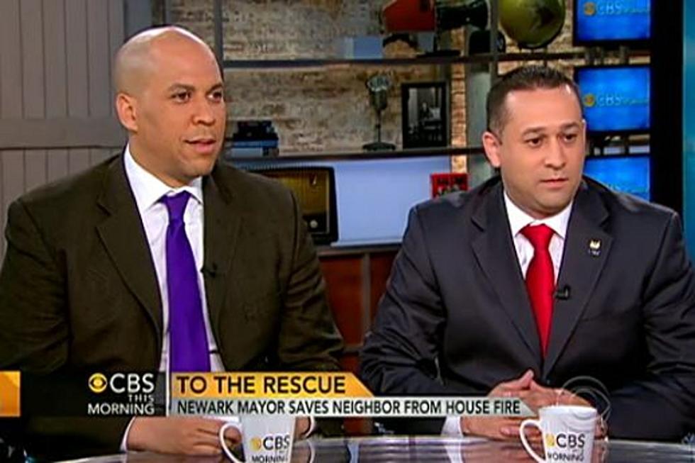 Hero Mayor Corey Booker Rescues Woman From Fire