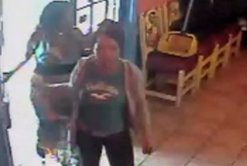 Shreveport Police Searching For Two Purse Thieves [VIDEO]