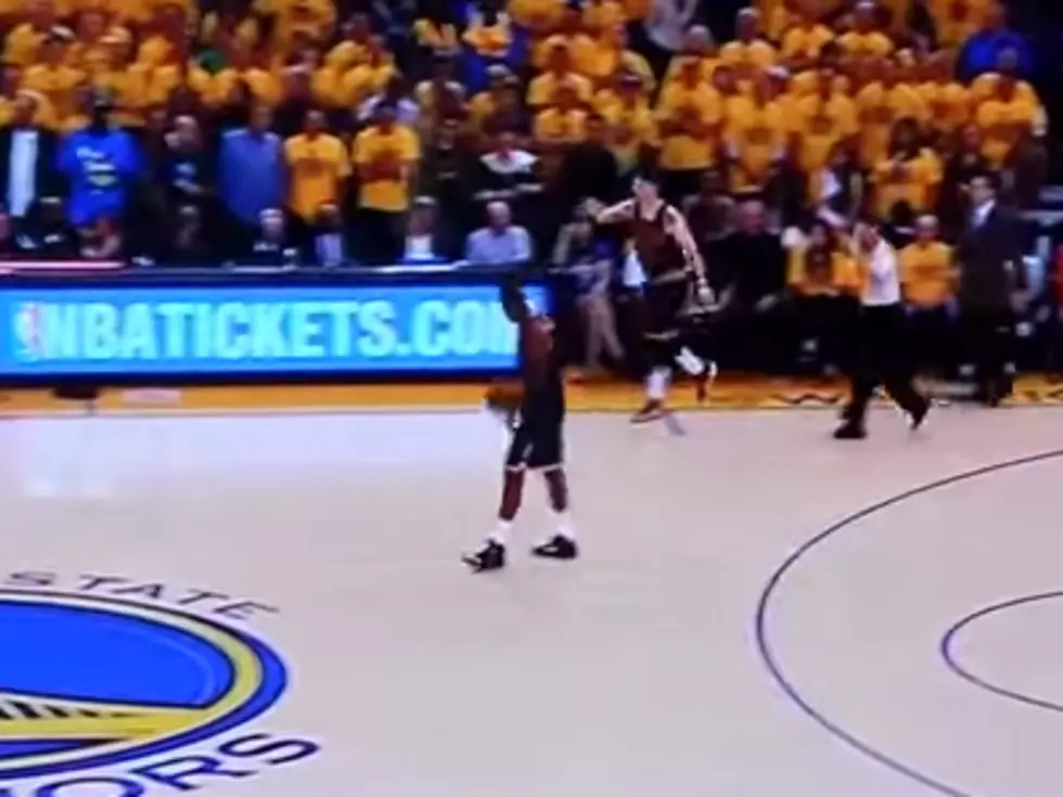 LeBron James Obvious Travel and the Refs Just Look the Other Way [VIDEO]