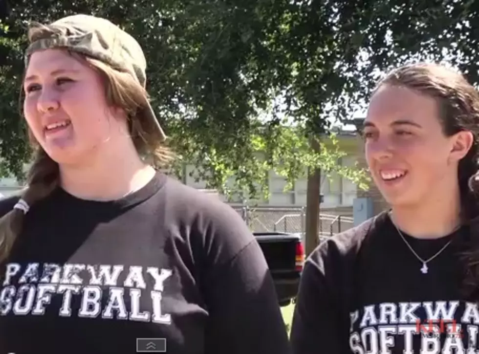 Parkway High School Students Help with Sandbag Distribution [VIDEO]