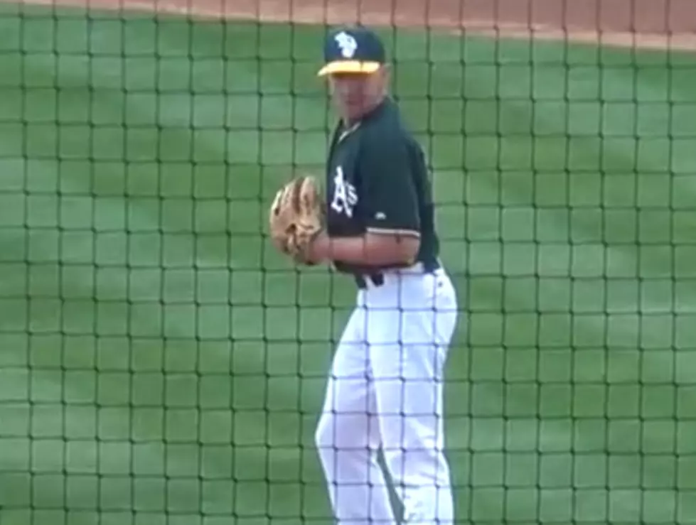 Ambidextrous Pitcher Makes Major League Debut [VIDEO]
