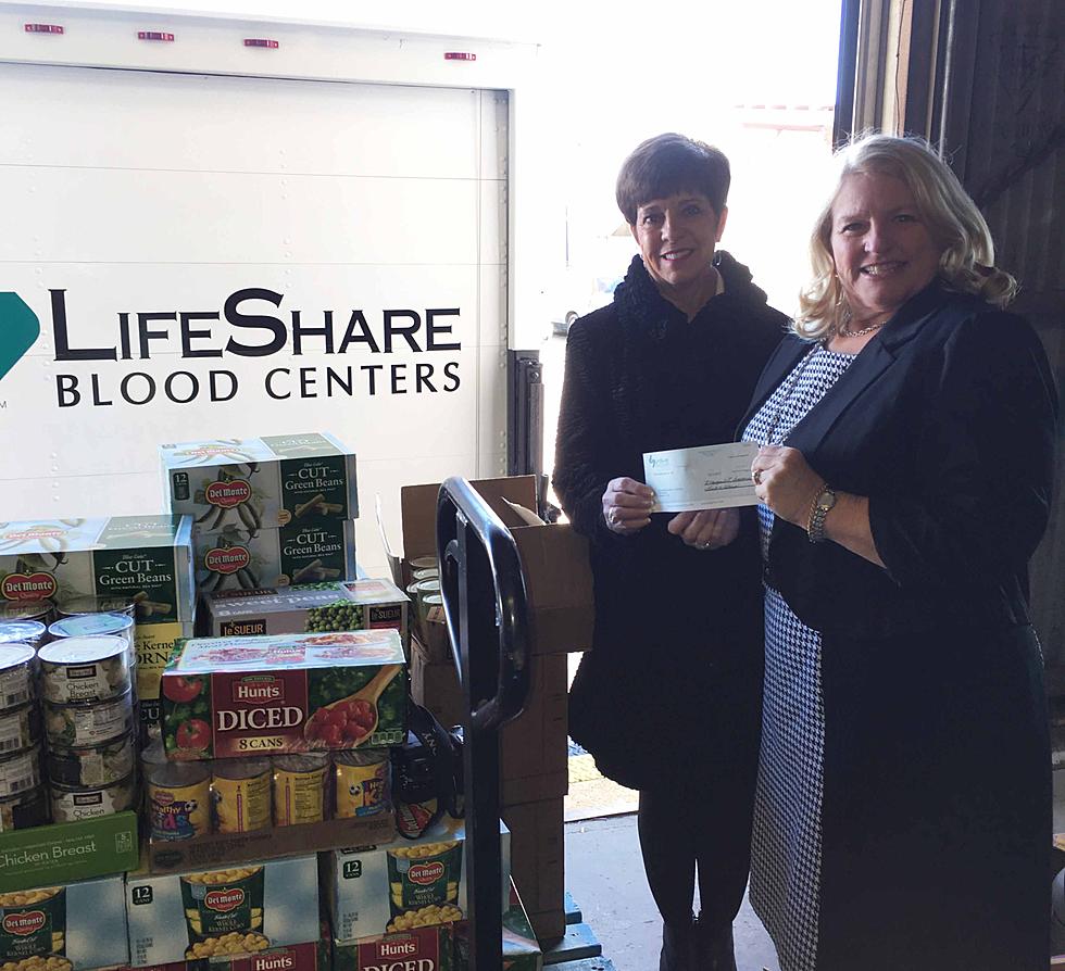 LifeShare Gives to Food Bank in Honor of Holiday Blood Donors