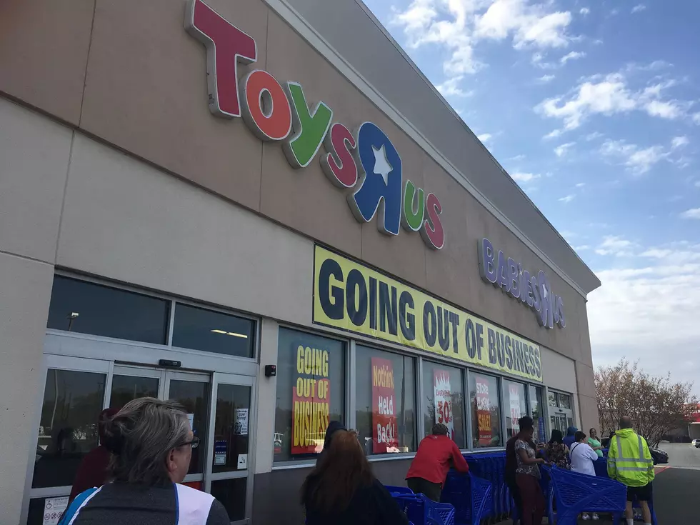 Bossier Toys R Us Posts &#8220;Going Out Of Business&#8221; Banner