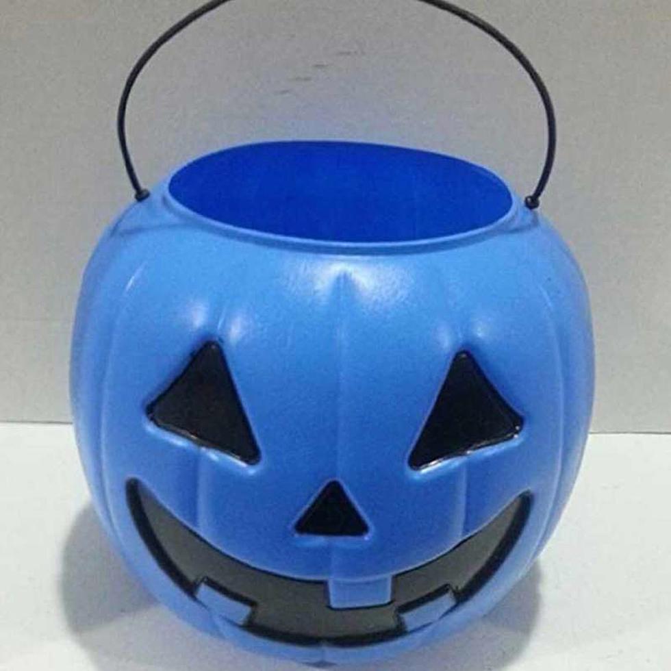 What Does it Mean if a Child Has a Blue Halloween Bucket?