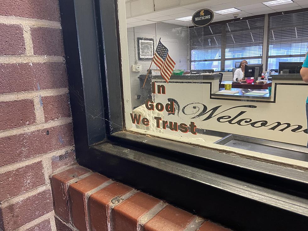 &#8216;In God We Trust&#8217; Sign Now Required in Louisiana Classrooms