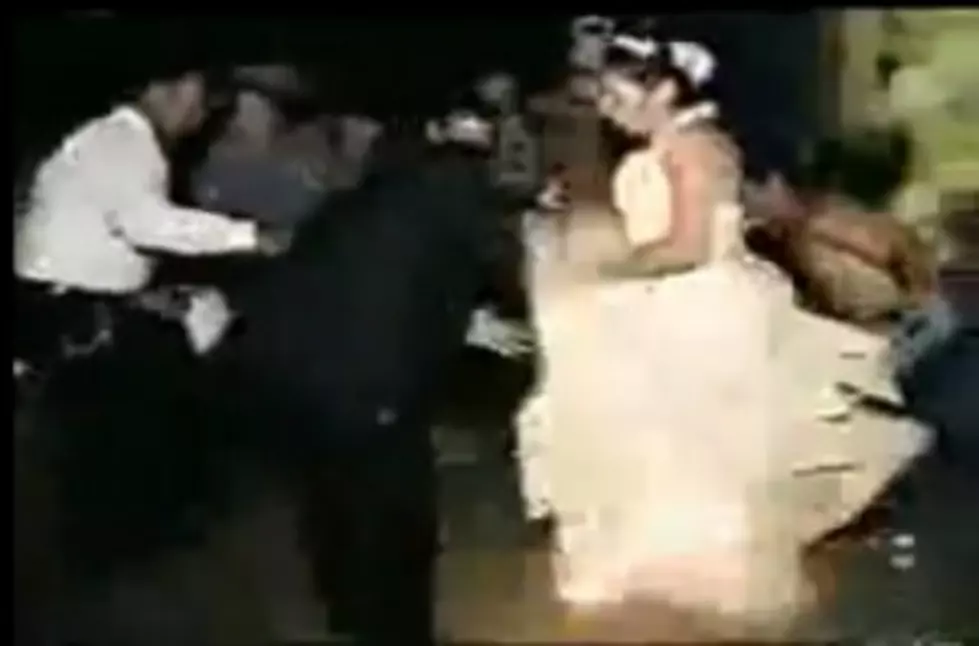 Bride&#8217;s Dress Catches On Fire [VIDEO]
