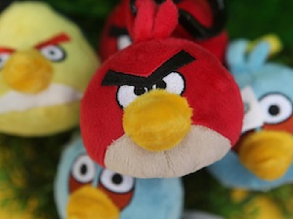 Watch 25,000 Christmas Lights Tuned to the ‘Angry Birds’ Theme [VIDEO]