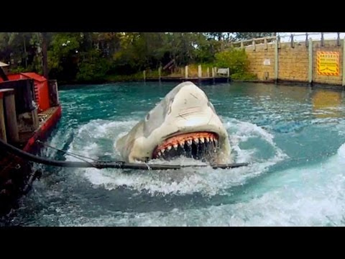 Jaws Ride in Universal Studios Made Its Final Voyage [VIDEO]