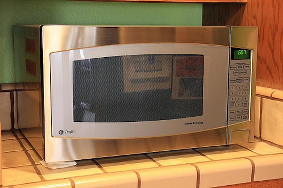 What’s the Real Story Behind the History of the Microwave Oven? [VIDEO]