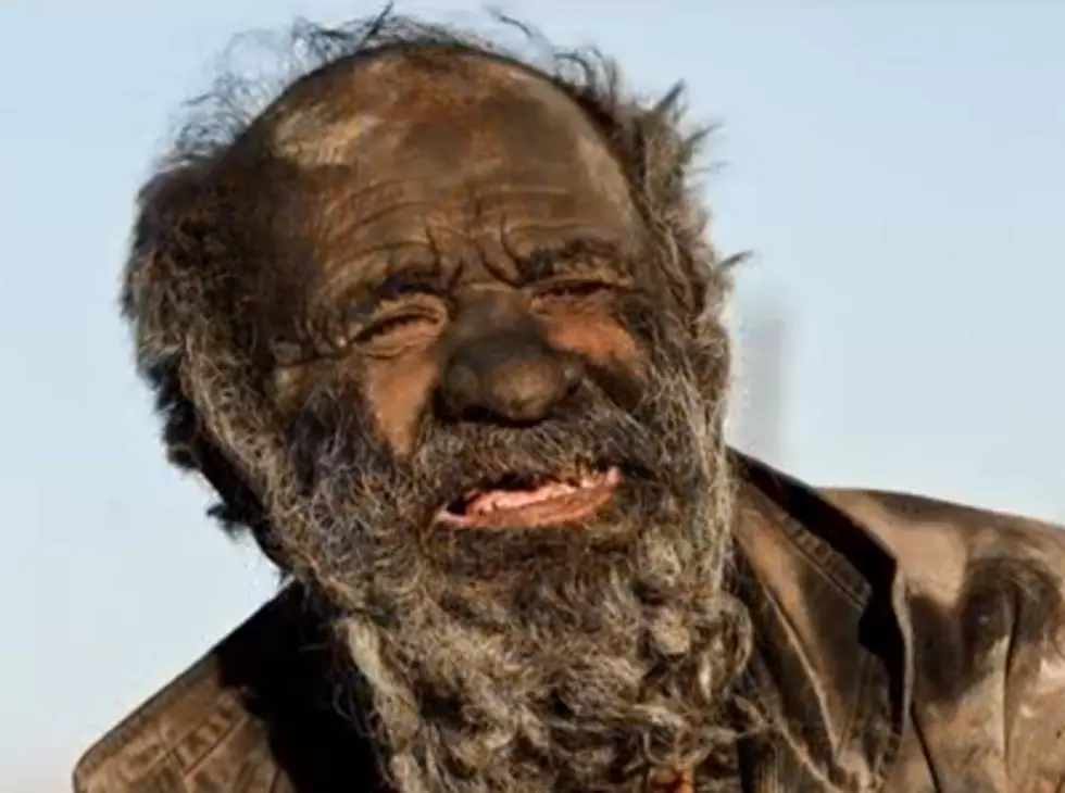 Meet the World’s Dirtiest Man – He Hasn’t Bathed In 60 Years (Video)