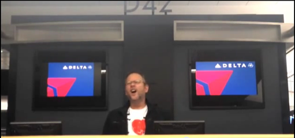 A Guy Got Stuck In The Airport Alone And Made A Music Video [Video]
