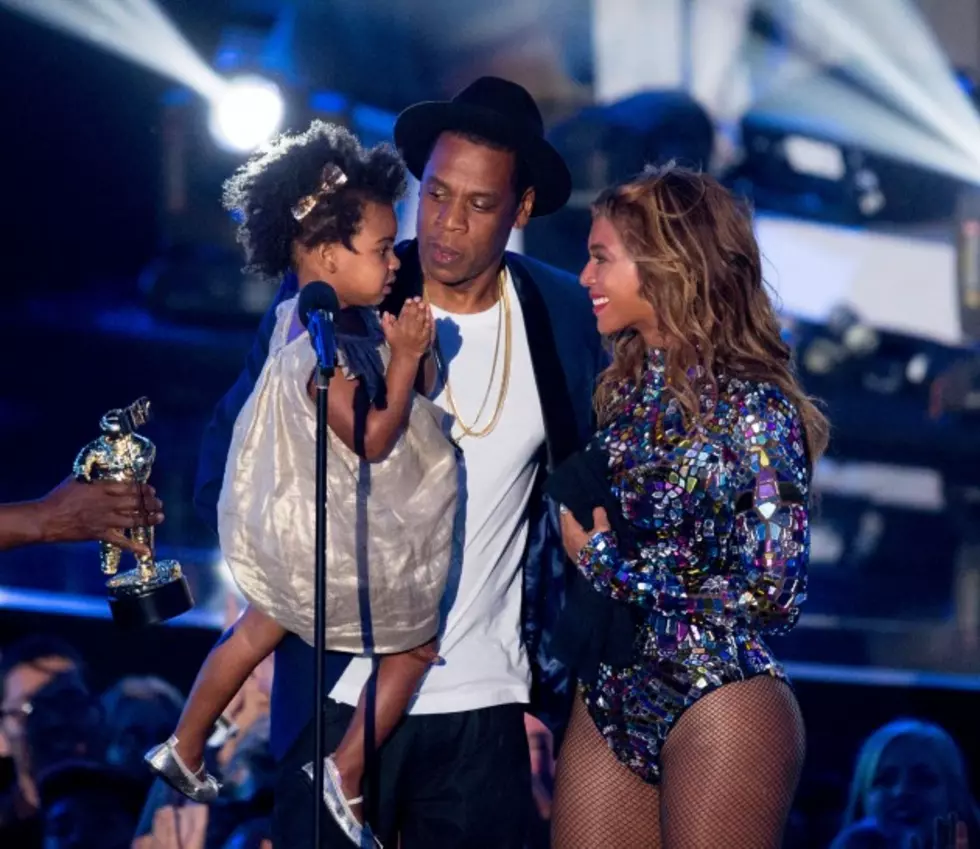 Beyonce Closes 2014 VMAs With Epic Medley Along With Blue Ivy &#038; Jay-Z [Video]