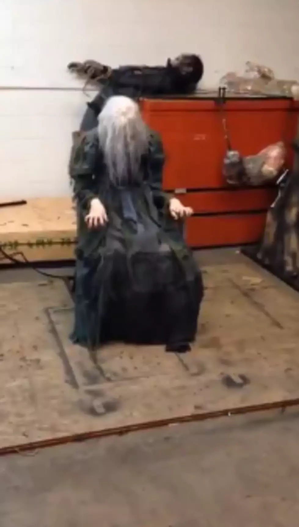 The Terrifying Screaming Chair Could Be Scariest Halloween Decoration EVER [Video]