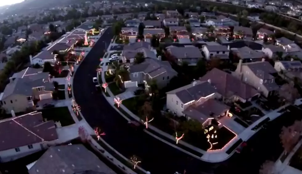 A Neighborhood Linked Their Christmas Lights And Synced Them With Music [Video]