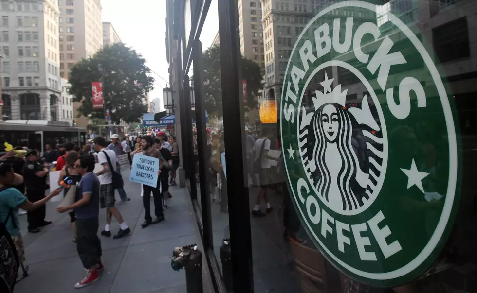 Starbucks Barista Breaks It Down In Drive Thru Window [VIDEO]
