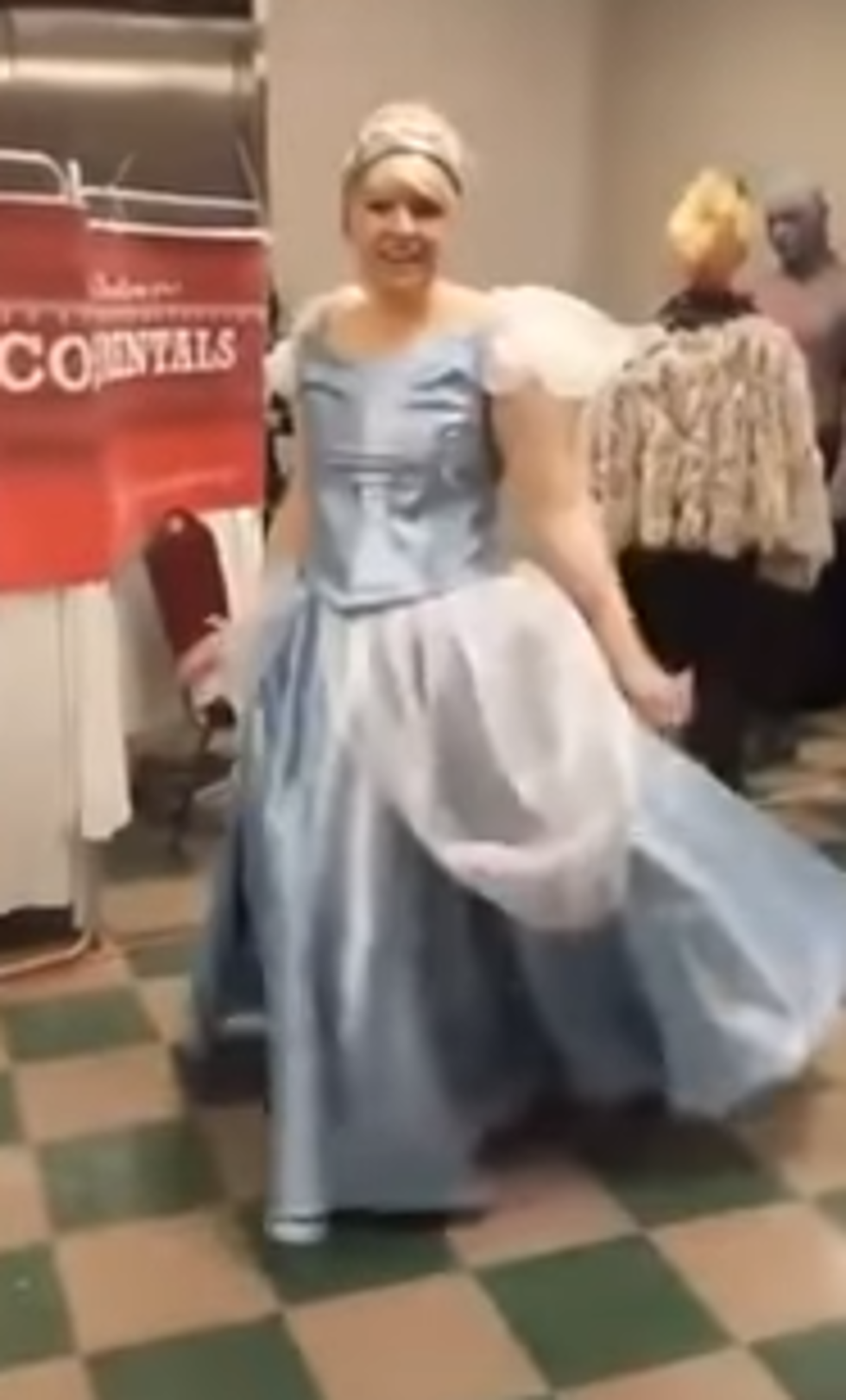 Cinderella Transformation In Only 19 Seconds [VIDEO]
