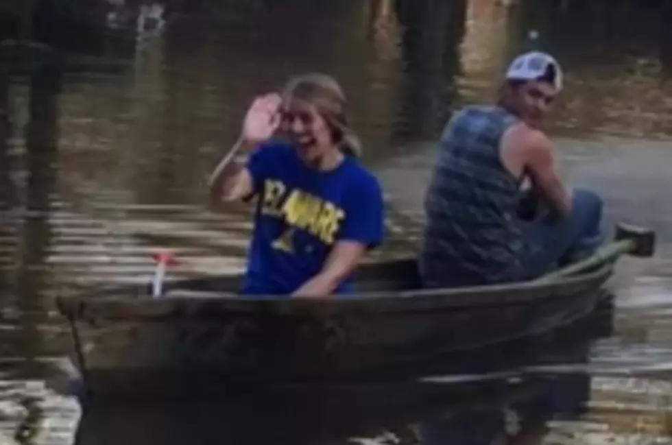 Guy Uses Leaf Blower To Power A Boat In The Flood Waters Of Louisiana [VIDEO]