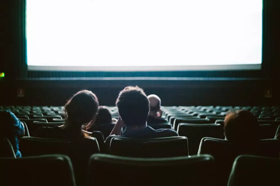 Cheapskate in Texas Sues Date for Texting During Movie