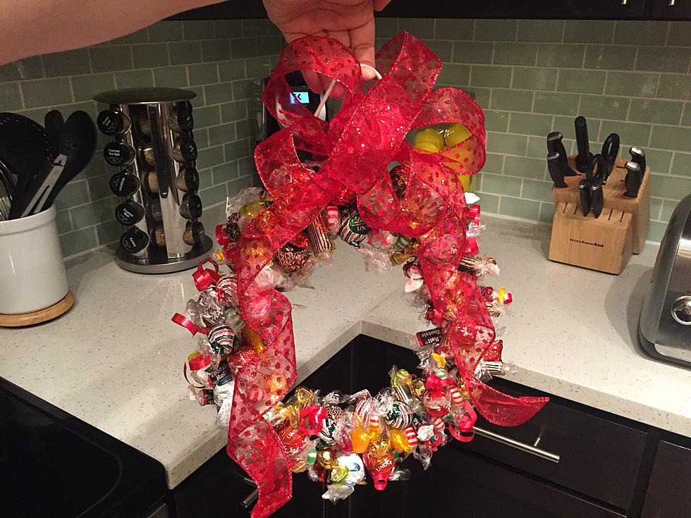 How to Make This Super Easy Candy Wreath [PHOTOS]
