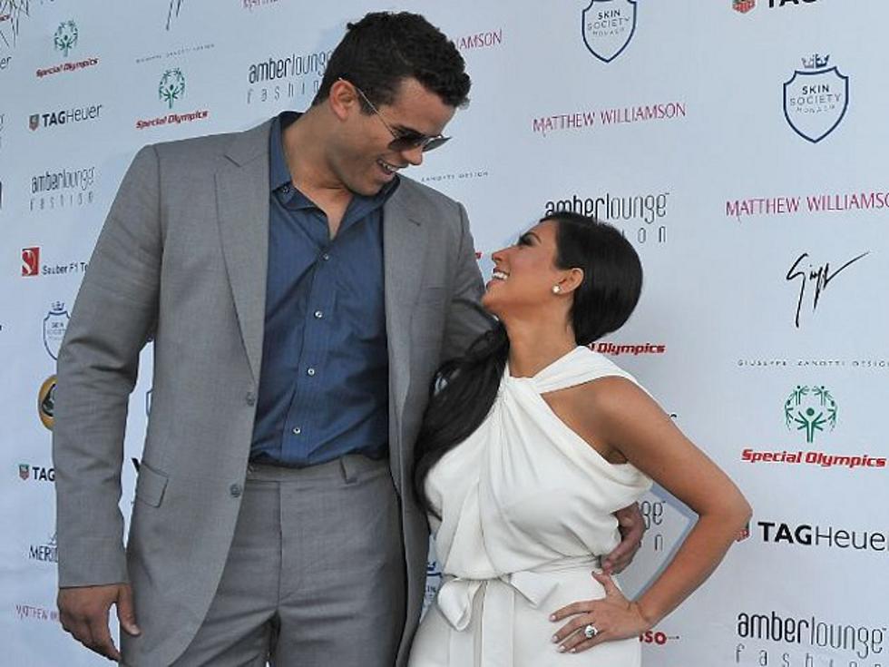 Kim Kardashian Flies To Minnesota To Be With Kris Humphries