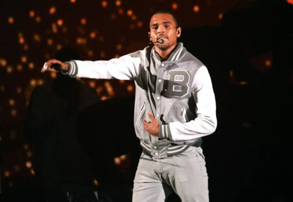 Fan Accuses Chris Brown Of Theft