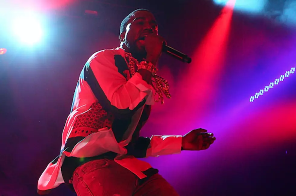 Kanye West Stops Show to Threaten Fan