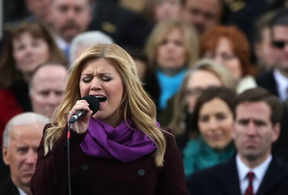 Kelly Clarkson Sings &#8216;My Country, &#8216;Tis Of Thee&#8221; At Presidential Inauguration (VIDEO)