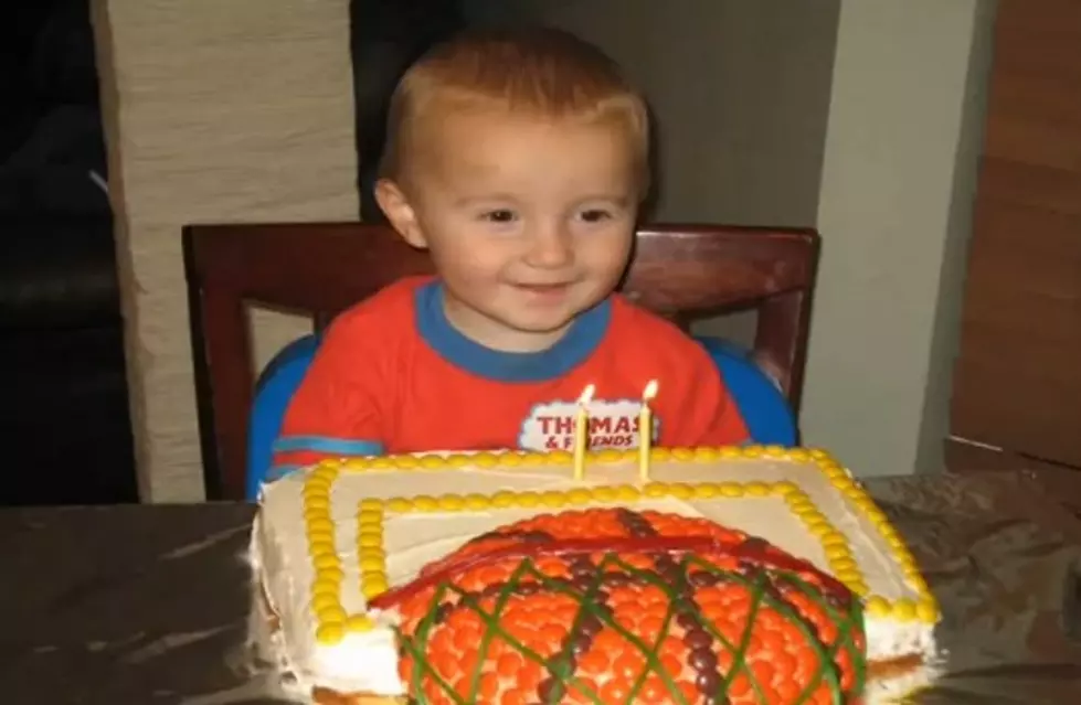 This 2-Year-Old Kid Basketball Genius Needs a Contract