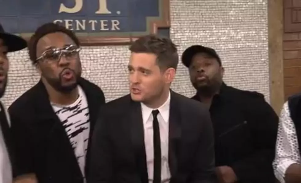 Michael Buble Sings in New York City Subway [VIDEO]