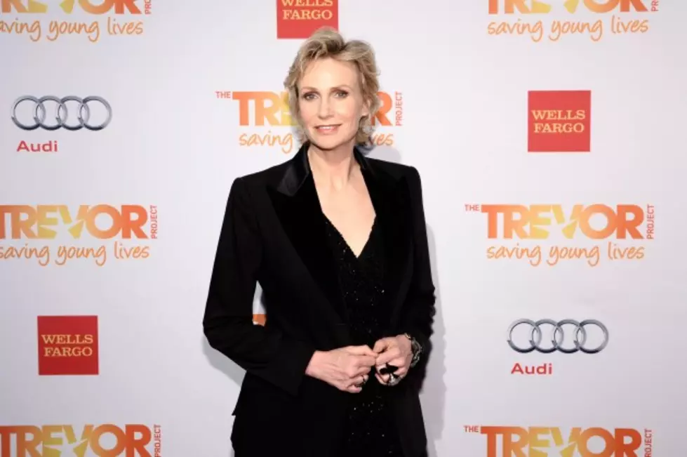 Jane Lynch Gets Emotional Talking About Cory Monteith On &#8220;The Tonight Show&#8221; (VIDEO)