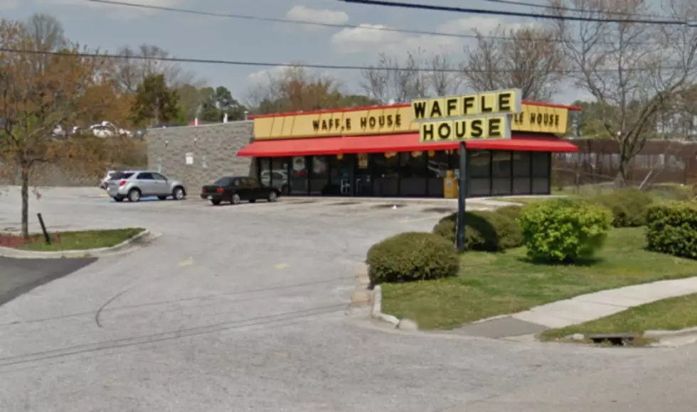 Waffle House Denies Waitress a $1,000 Tip