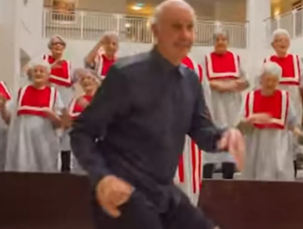 Seniors at a Retirement Center Sing Pharrell&#8217;s &#8216;Happy&#8217;