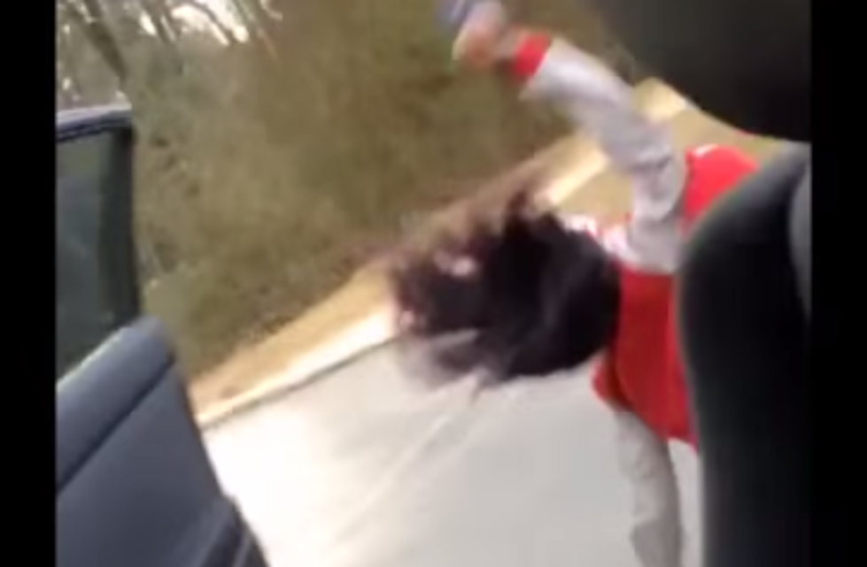 Girl Twerks Herself Out of a Moving Car