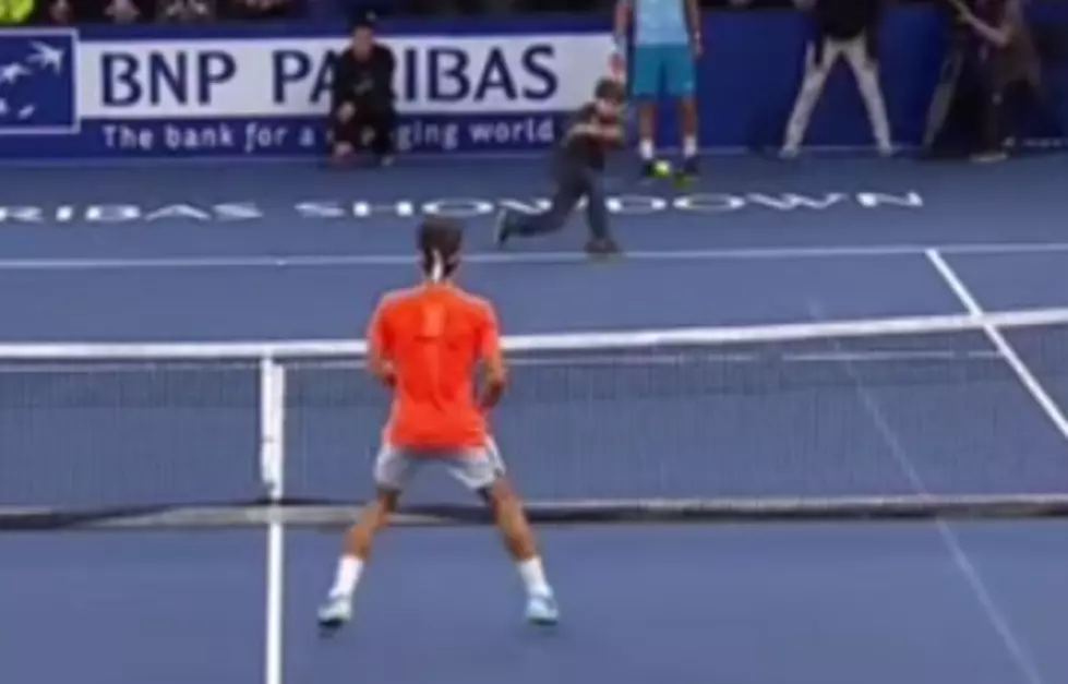 Some Kid Played Tennis Against Roger Federer and Actually Scored a Point