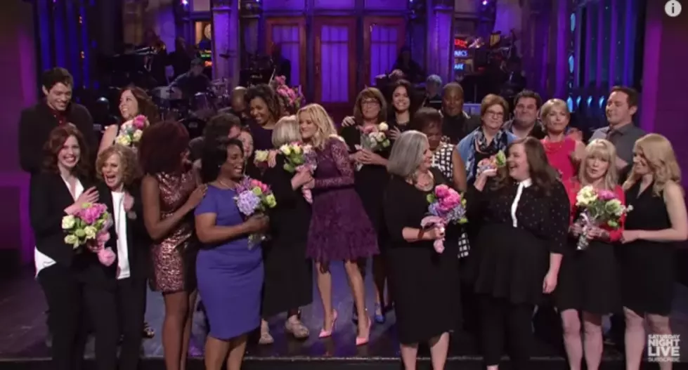 Reese Witherspoon And &#8216;SNL&#8217; Cast Apologize To Their Moms (VIDEO)