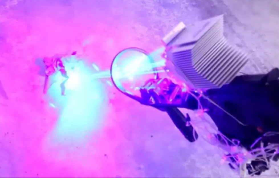 Guy Creates a Fully-Functional Laser Beam That Can Light Stuff on Fire [VIDEO]