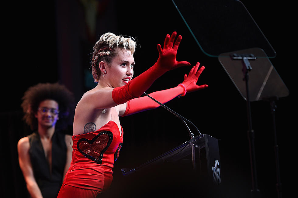SNL’s 41st Season Will Begin with Miley Cyrus at the Helm